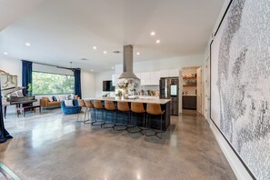 Interior - Modern Austin home with private pool/ hot tub & lake access, 2 stand up boards!  (Austin)