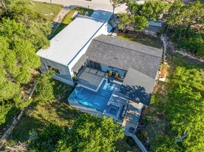 Exterior - Modern Austin home w private pool and spa, Minutes to Lake Austin & Lake Travis! (Austin)