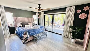 3 bedrooms, in-room safe, iron/ironing board, free WiFi