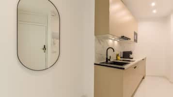 Fridge, microwave, coffee/tea maker, toaster