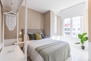 3 bedrooms, iron/ironing board, free WiFi, bed sheets
