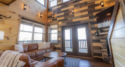 Skyline Ridge Cabin 4 Br Decks w Views Gatlinburg Pigeon Forge Sevierville