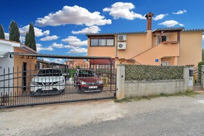Exterior - Holiday apartment mit Pool und Klimaanlage (Fažana)