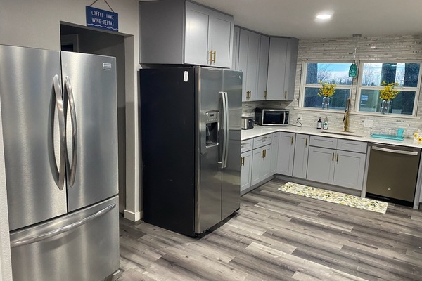 Refrigerador, microondas, horno, placa de cocina