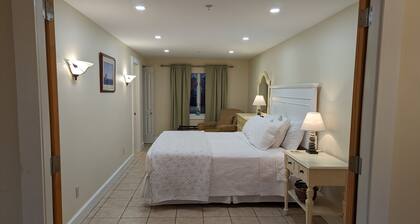 Waterfront king studio with kitchen Sheepscot Harbour Studio #205