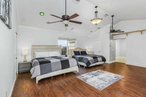 5 bedrooms, desk, iron/ironing board, free WiFi