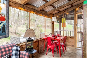 Dining - Pond View! Great Location! Close to Attractions Family and Pet Friendly! (Sevierville)