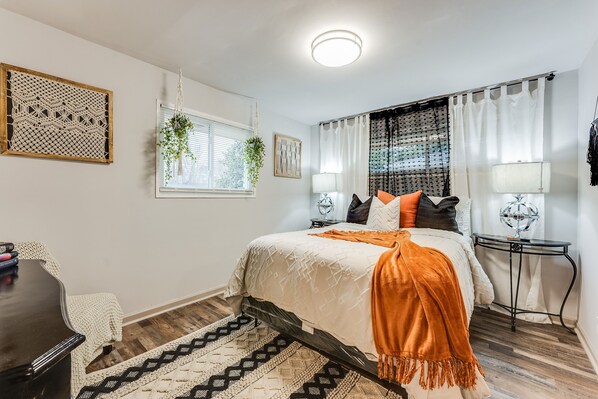2 bedrooms, desk, iron/ironing board, free WiFi