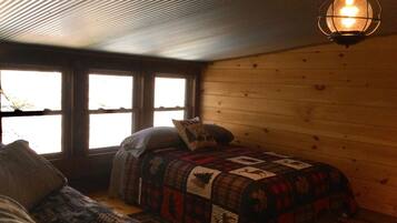 2 bedrooms, travel crib, free WiFi, bed sheets