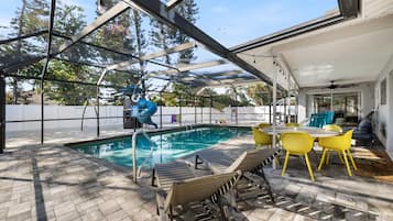 Et oppvarmet basseng