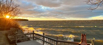 Stone Cove Cottage at Sacket on Lake Ontario