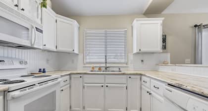 2min>RidgecrestGolf*1300ft²*LargeBackyard*1000Mbps