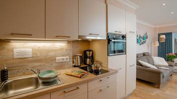 Réfrigérateur, four, plaque de cuisson, lave-vaisselle