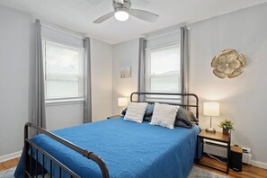 4 bedrooms, desk, iron/ironing board, WiFi