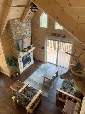 Smart TV y chimenea