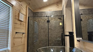 Douche, serviettes fournies