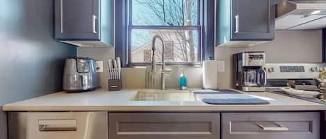 Fridge, microwave, oven, stovetop