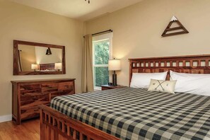 3 bedrooms, iron/ironing board, travel cot, WiFi