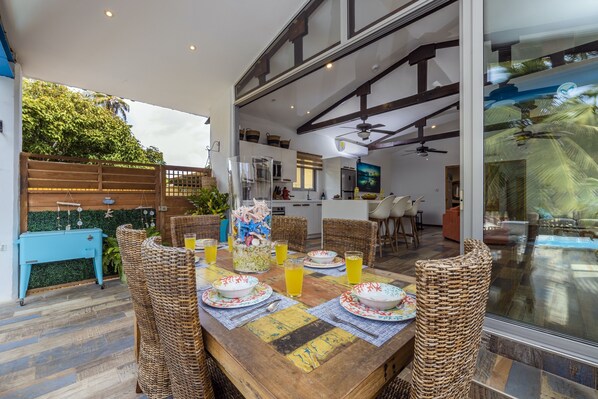 Outdoor dining