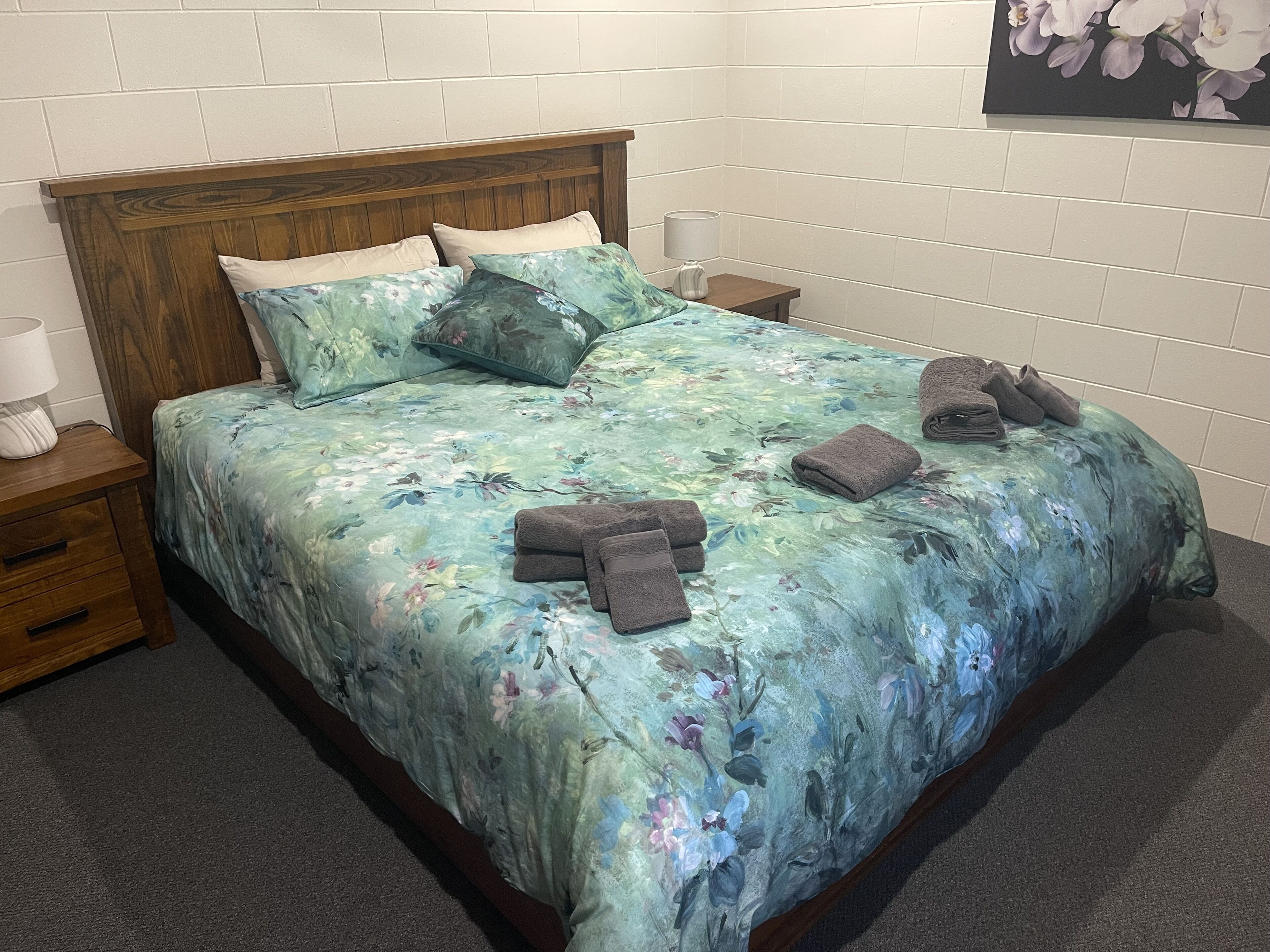 4 bedrooms, WiFi, bed sheets