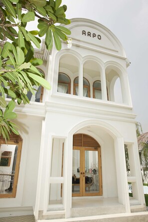 Exterior - Private 3 Bedroom Pool Villa Riverside in Bangkok - 1 min from MRT Bang Phai (Bangkok)