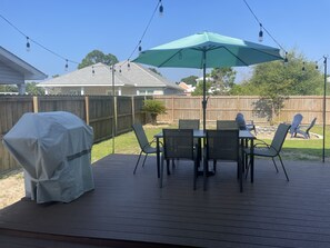 Outdoor dining