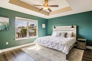 3 bedrooms, iron/ironing board, free WiFi, bed sheets