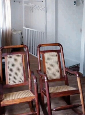 Køkkentøj/tallerkener/redskaber