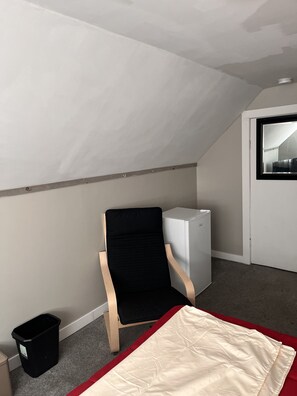 1 habitación, wifi y ropa de cama