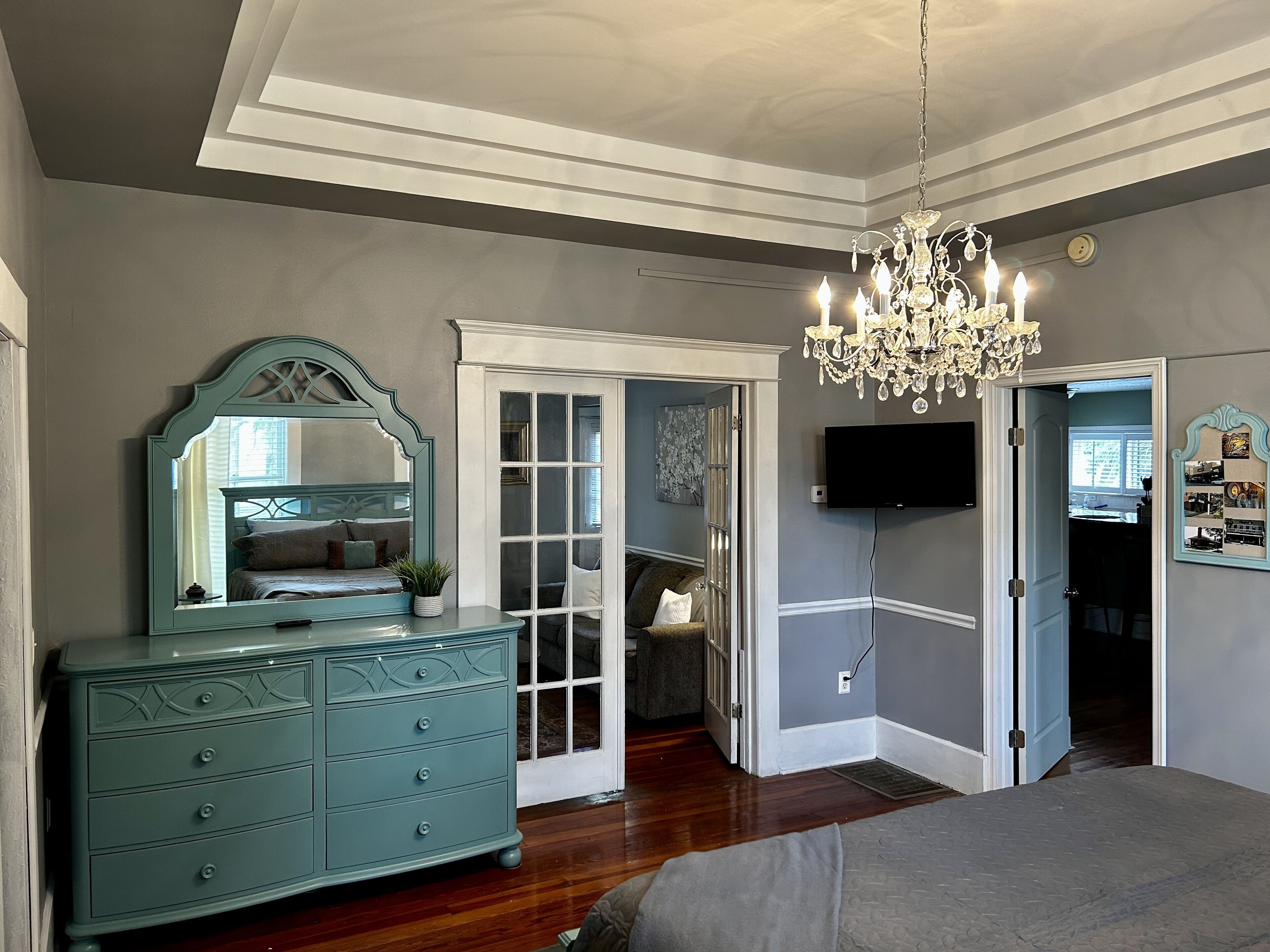 3 bedrooms, desk, iron/ironing board, free WiFi