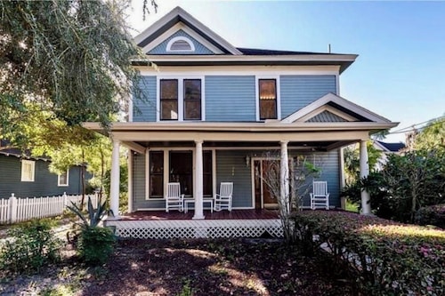 Beautiful 3 bedroom apt Historic Ocala 1891