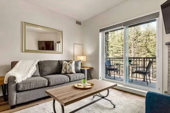 Unclassified image, 1 of 22, button