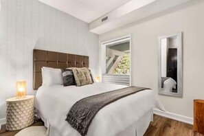 Unclassified image, 2 of 22, button