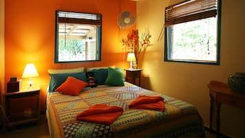 Deluxe Room | 1 bedroom, in-room safe, desk, iron/ironing board