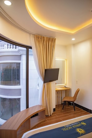 Pillow-top beds, desk, soundproofing, free WiFi - SUNRISE Hotel Bac Lieu (Bac Lieu)