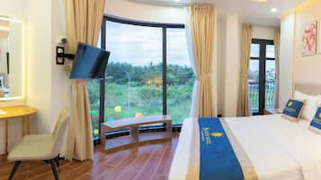 Deluxe Room | 1 bilik tidur, tilam berlapik, meja, kalis bunyi
