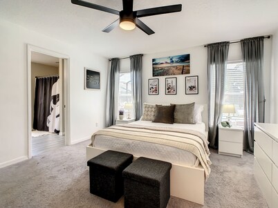 Gorgeous VILLA near Disney, Private Heated South Pool