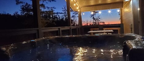 Outdoor spa tub
