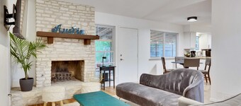 Pool & Gameroom, pet friendly, 10 Minutes from South congress, 20 from Downtown