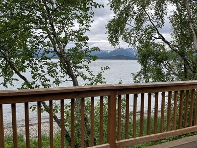 Located close to Tanalian River, amazing views and cozy setting.