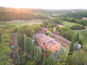 Exterior - Casa Fattorina B: A characteristic and welcoming apartment surrounded by the greenery, with Free WI-FI. (Chiusi)