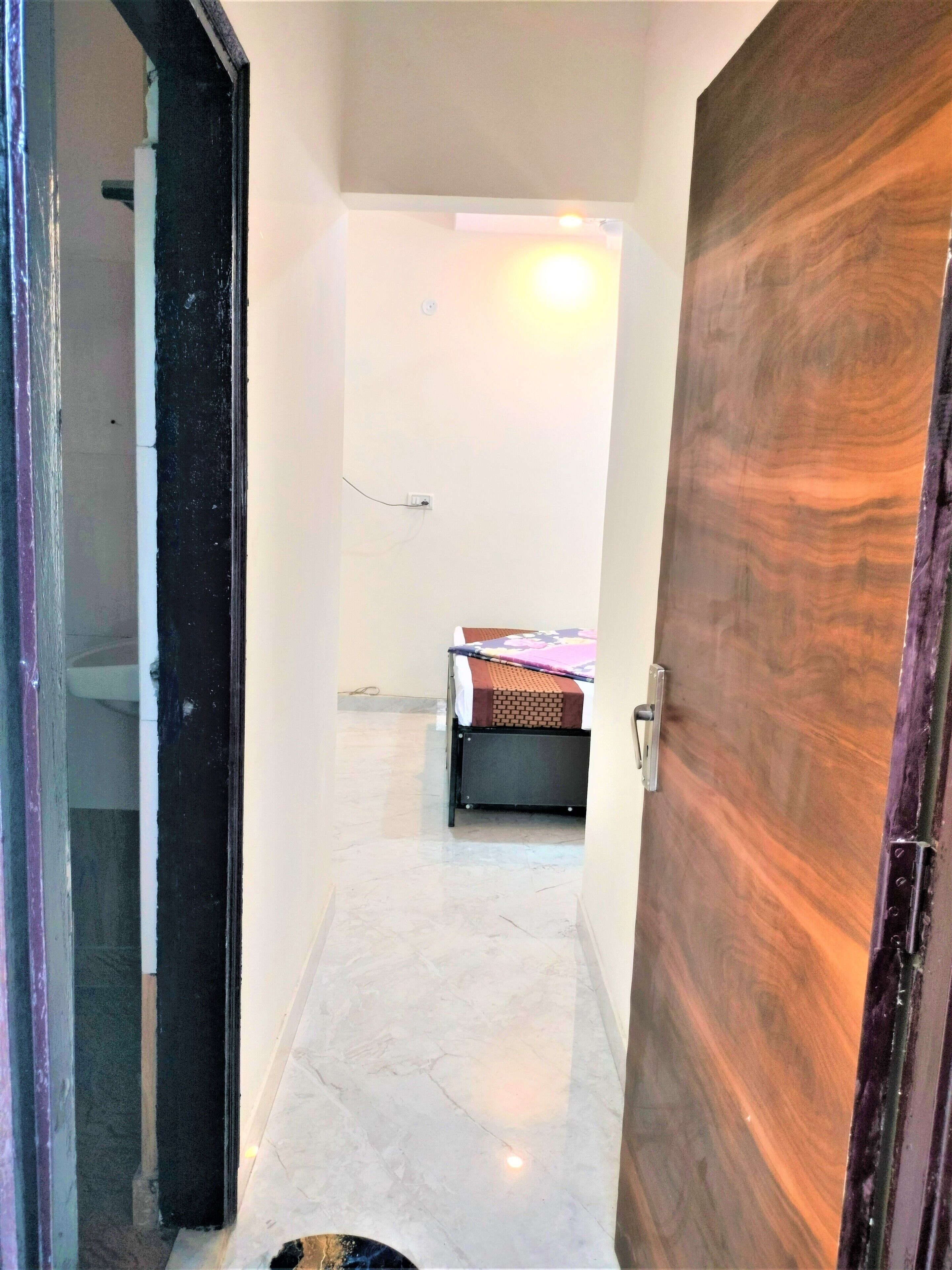 City Double Room | Desk, free WiFi, bed sheets