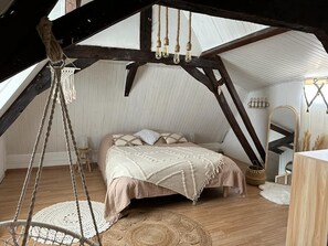 4 habitaciones, tabla de planchar con plancha, wifi y ropa de cama 