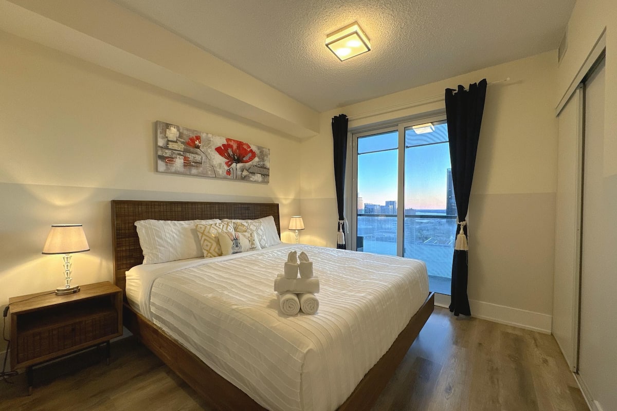 Family Apartment, Multiple Beds | 2 bedrooms, premium bedding, blackout drapes, iron/ironing board