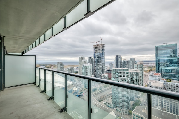 Apartamento superluxo, 1 cama Queen e sofá-cama | Sacada