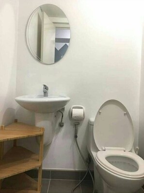 Dusj, bidé og håndklær