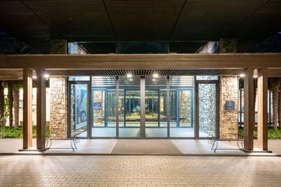 Pine Beach Golf Hotel