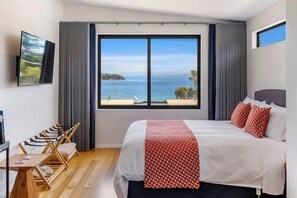 1 dormitorio, tabla de planchar con plancha, wifi y ropa de cama