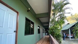 Basic Twin Room | Terrace/patio