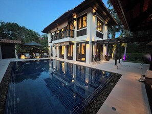 Alberca al aire libre 